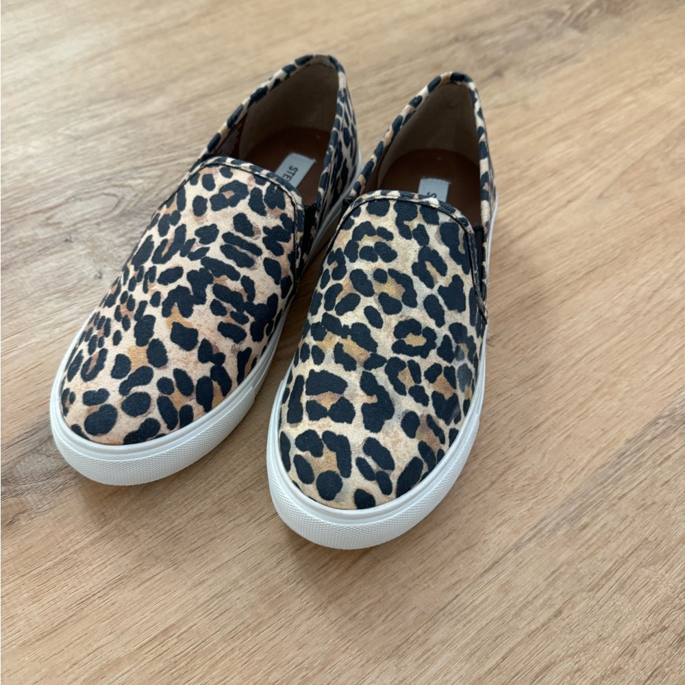 Steve Madden leopard print sneakers. Womens size 6. Used once!